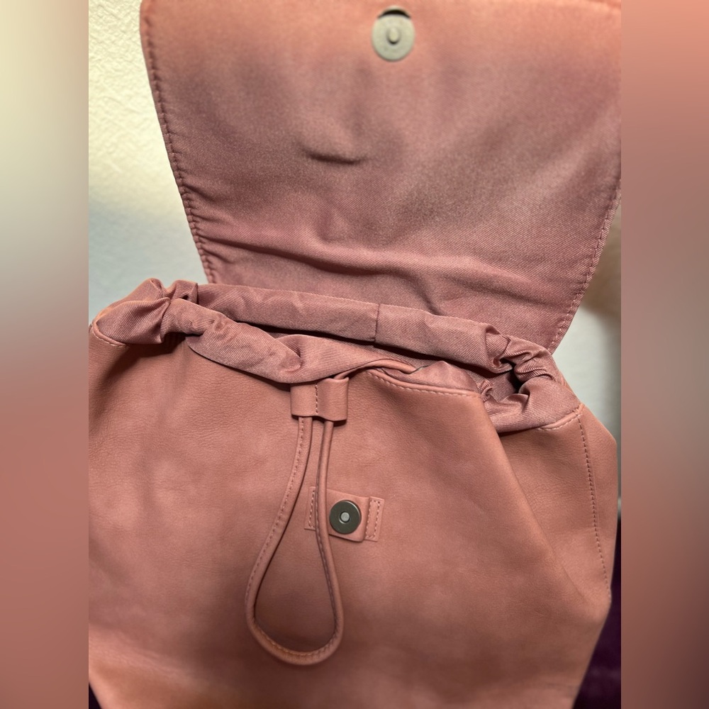 Universal Thread Backpack - Picture 4 of 4